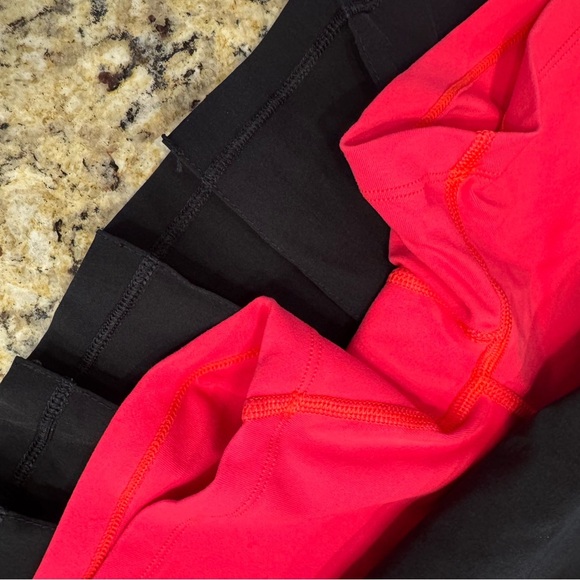 Lorna Jane Black Skort with Pink Accent size small - Picture 3 of 3